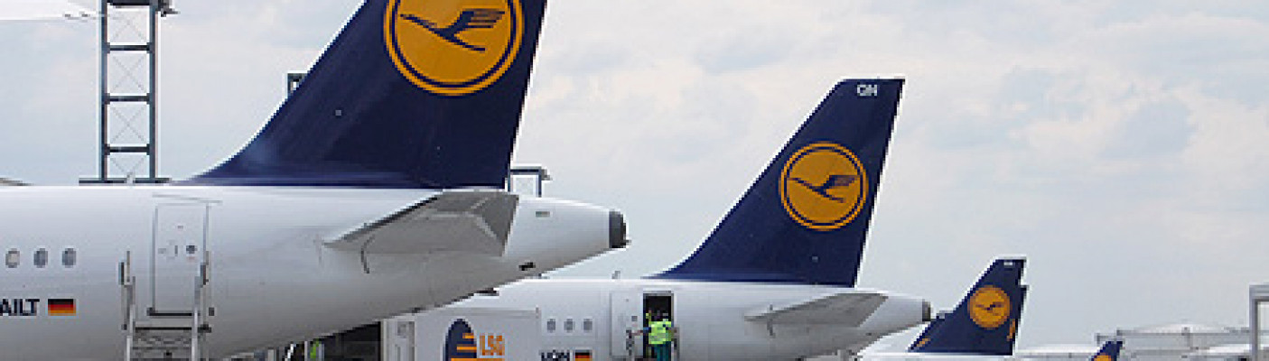 Lufthansa-Flugzeuge | Bildquelle: pixelio.de - O. Fischer