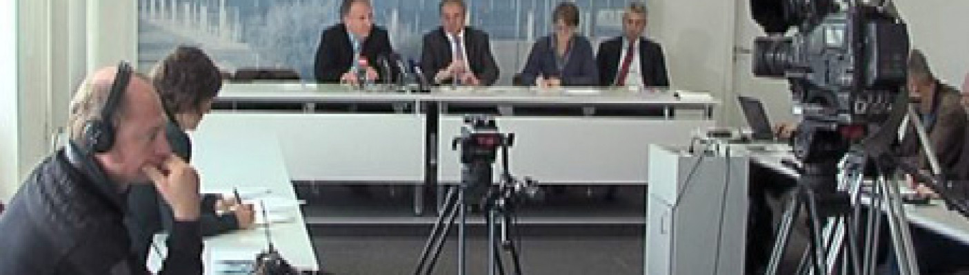 Innenminister Reinhold Gall auf Pressekonferenz | Bildquelle: RTF.1