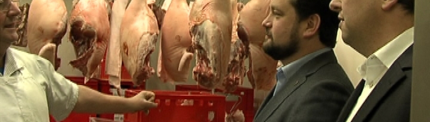 Bonde besucht Fleischereibetrieb | Bildquelle: RTF.1