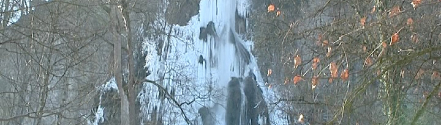 Bad Urach Wasserfall Eis eingefroren | Bildquelle: RTF.1