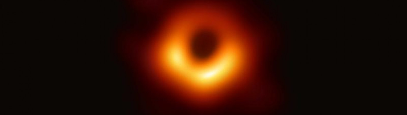 Schwarzes Loch in der Galaxie M87 | Bildquelle: EHT