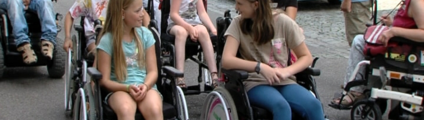 Rollstuhl Kinder | Bildquelle: RTF.1