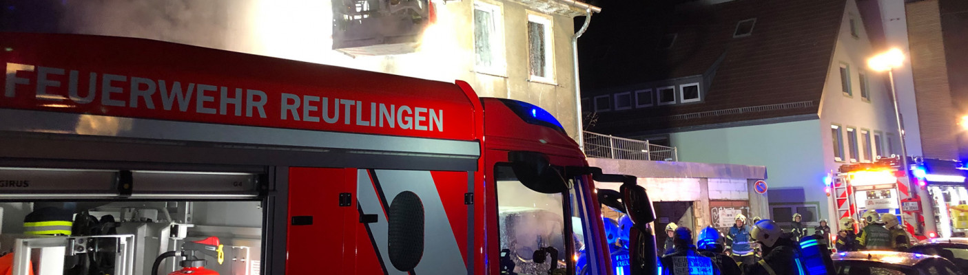 Fahrzeugbrand in Reutlingen | Bildquelle: Pressebild Feuerwehr Reutlingen