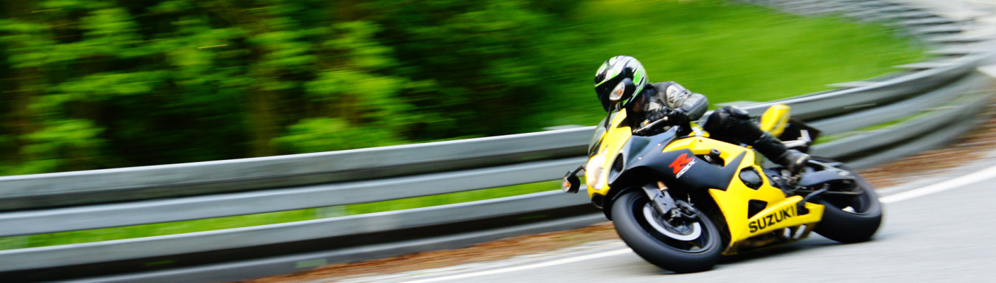 Motorradfahrer | Bildquelle: pixelio.de - oliver meyer