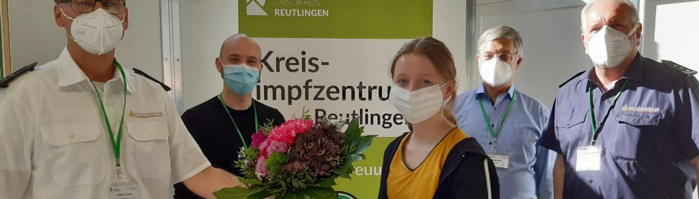 Letzte Impfung im Kreisimpfzentrum Reutlingen | Bildquelle: Pressebild Landratsamt Reutlingen