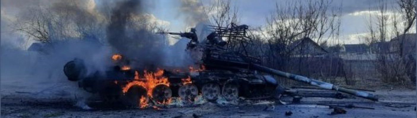 Brennender russischer Panzer 2 - bei Tschernikov | Bildquelle: Ukrainische Streitkräfte