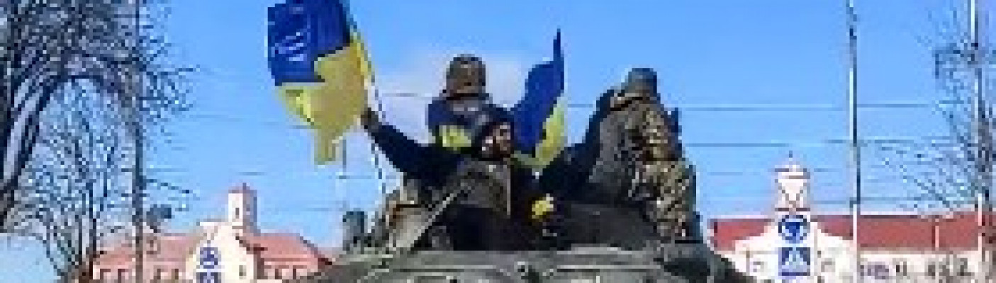 Ukrainische Panzerbesatzung mit Fahnen 4 | Bildquelle: Ukrainische Streitkräfte