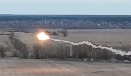 Abschuss russischer Hubschrauber-3: Die Rakete trifft und explodiert