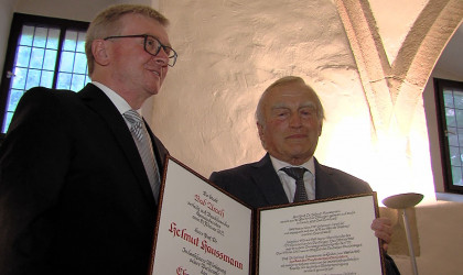 Helmut Haussmann wird Ehrenbürger von Bad Urach | Bildquelle: RTF.1