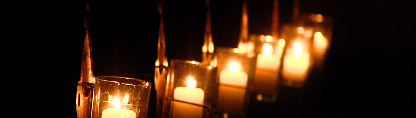 Katharinenkirche mit Kerzen geschmückt | Bildquelle: RTF.1