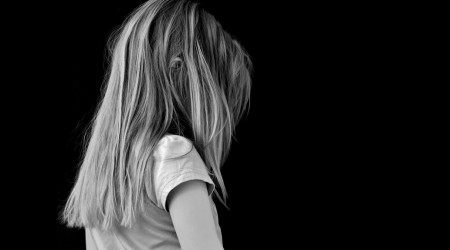 Kind in Angst und Trauer | Bildquelle: Pixabay