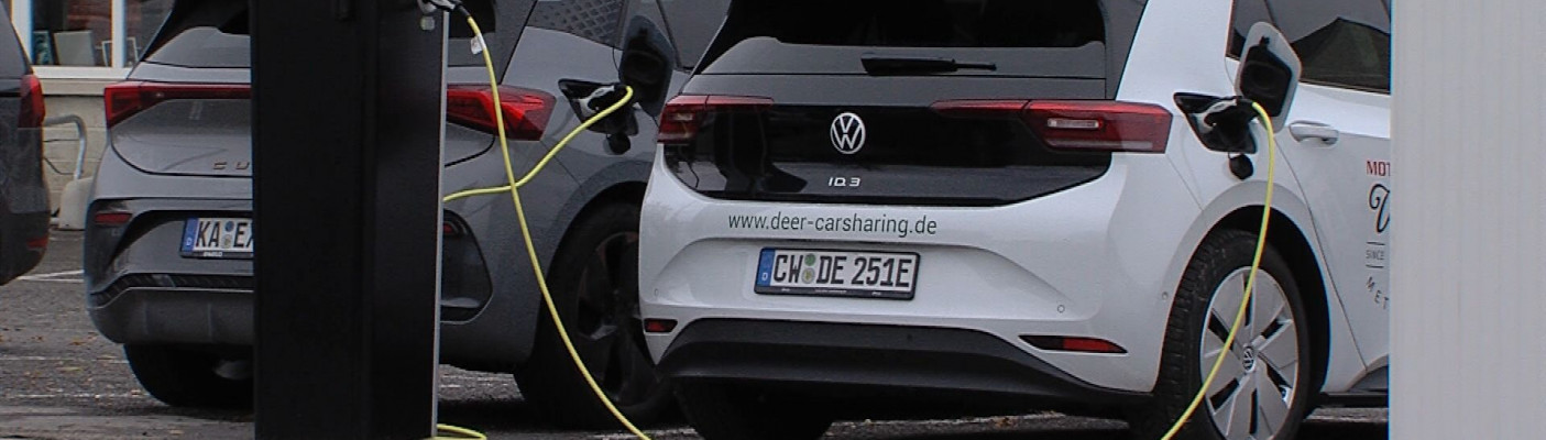e-Carsharing- und Ladestation an der Motorworld Metzingen | Bildquelle: RTF.1